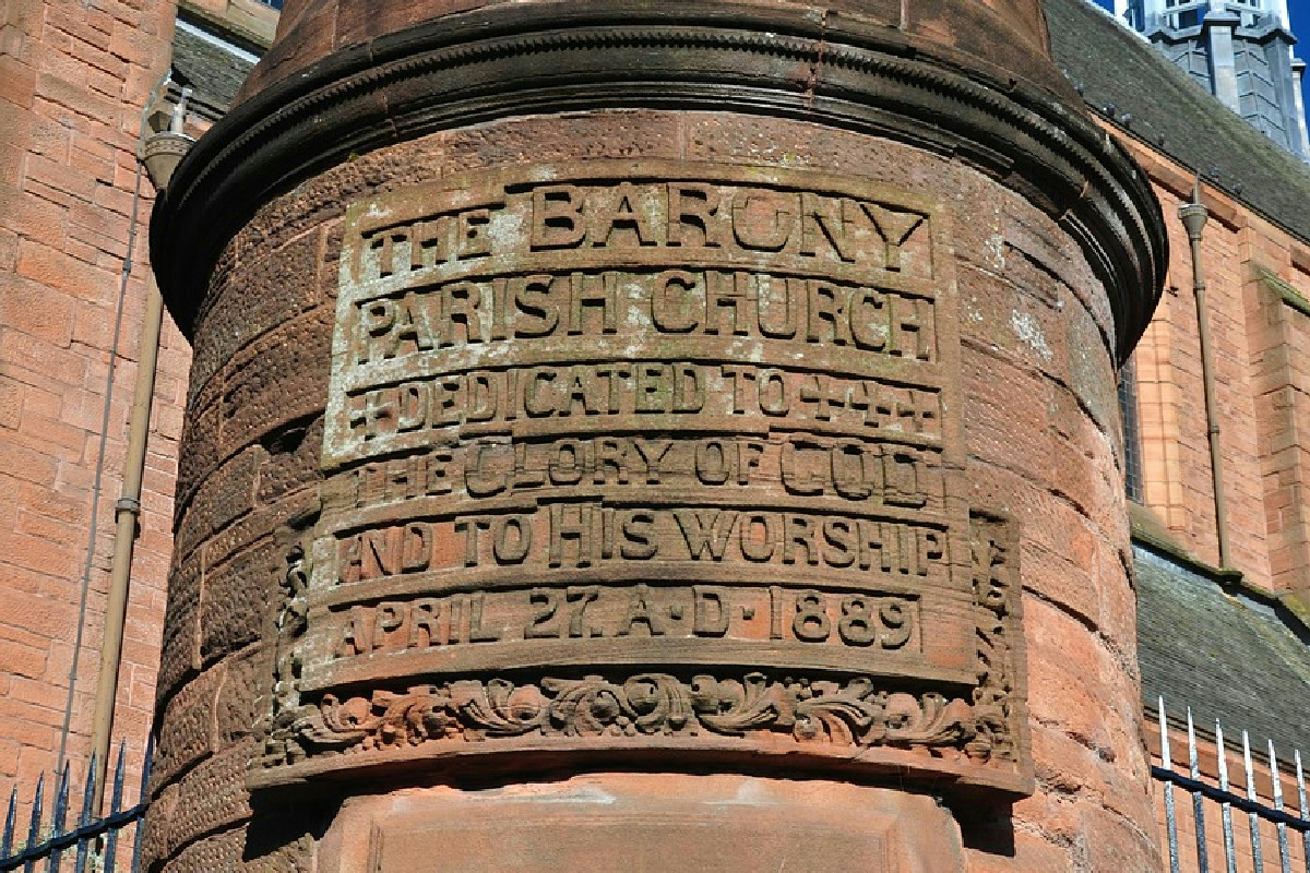 Glasgow illumina la Scozia moderna: viaggio tra arte vibrante, musica e nuove tendenze urbane