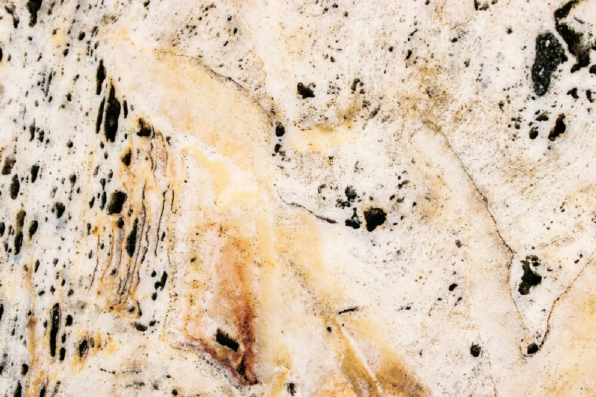 Marmo rovinato da macchie? L’esperto rivela i 3 passaggi essenziali per riportarlo a nuovo