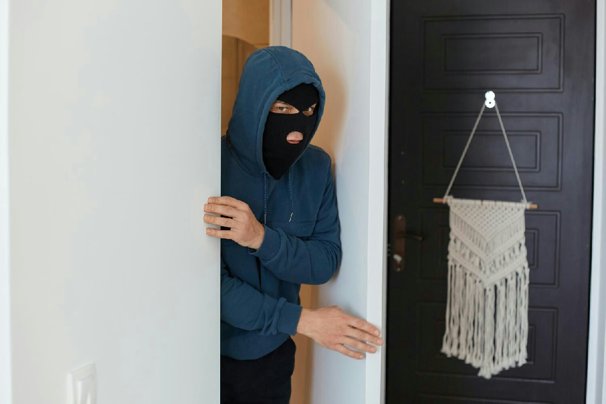 Nuovo trucco dei ladri in Italia: qual è la tecnica del 14 e perché 30 secondi fanno la differenza?